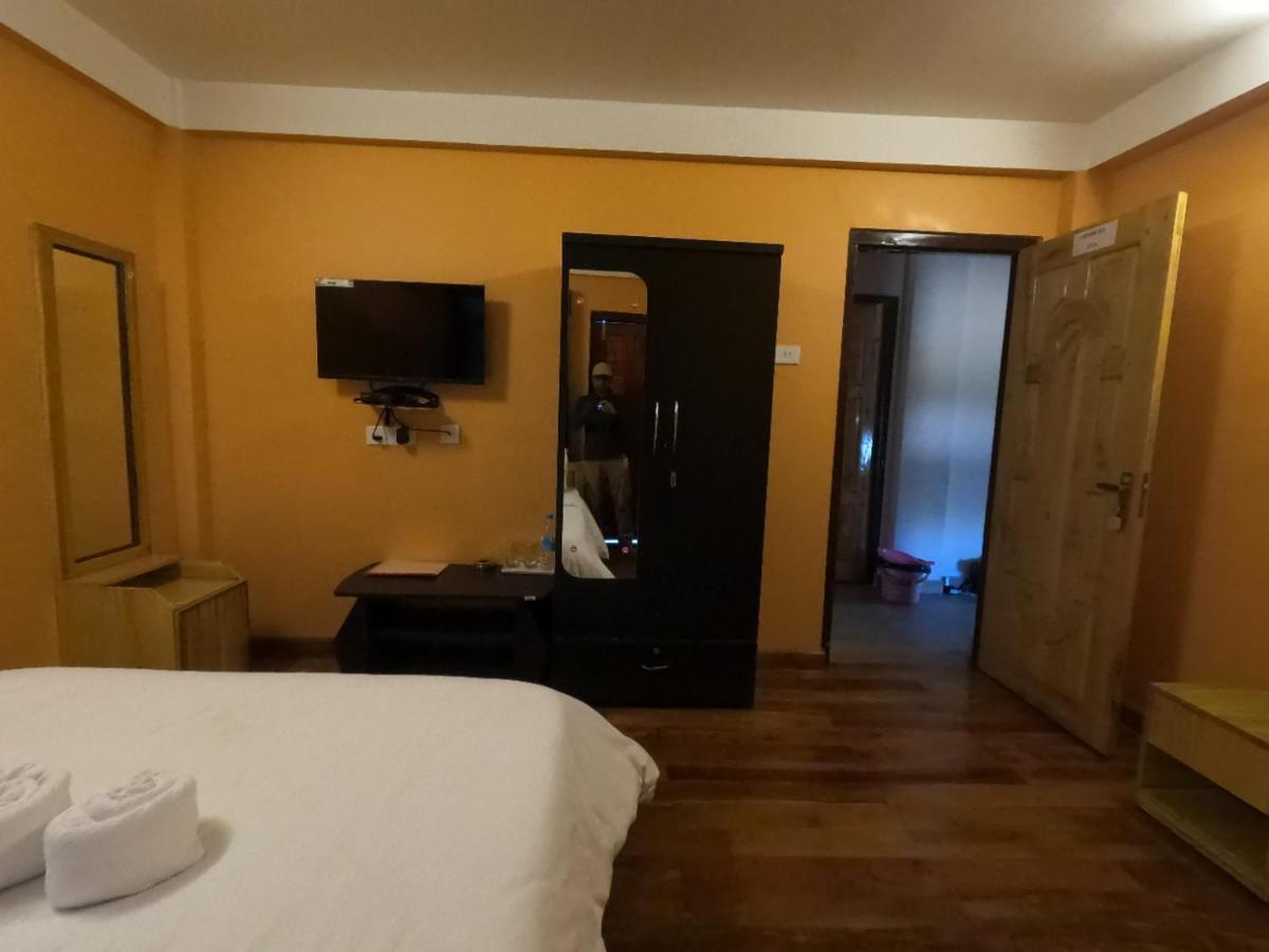 Aurora Guest House Шиллонг Экстерьер фото