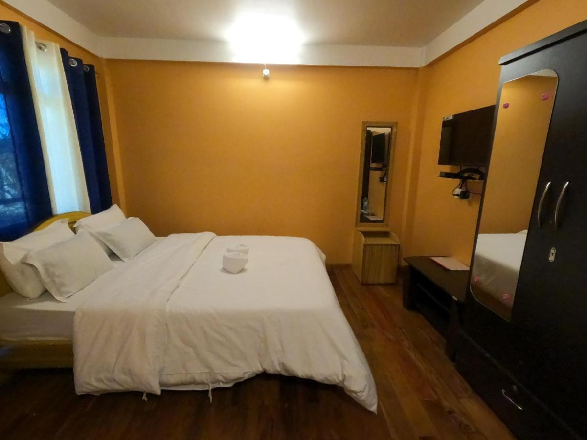 Aurora Guest House Шиллонг Экстерьер фото