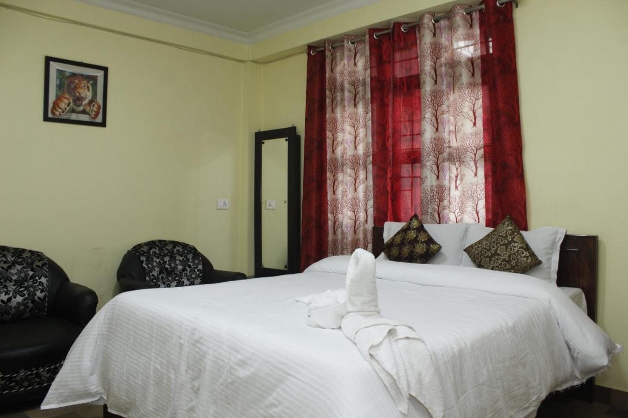 Aurora Guest House Шиллонг Экстерьер фото