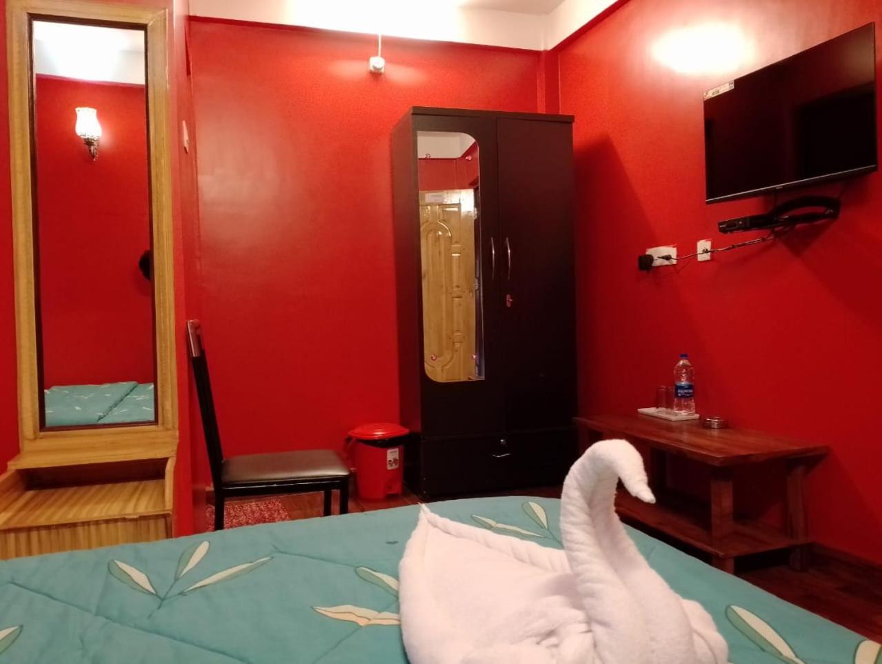 Aurora Guest House Шиллонг Экстерьер фото