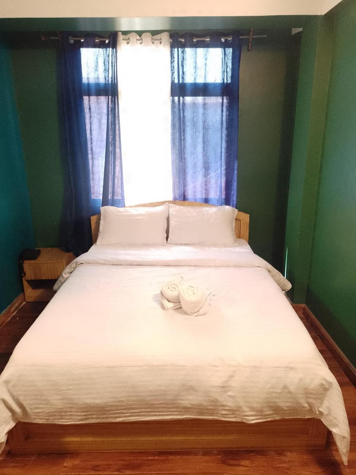Aurora Guest House Шиллонг Экстерьер фото